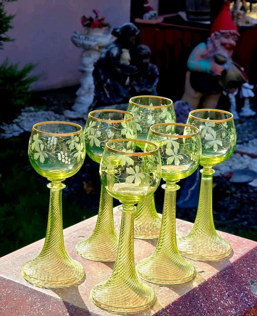 Set Rar: Pahare Uranium Glass