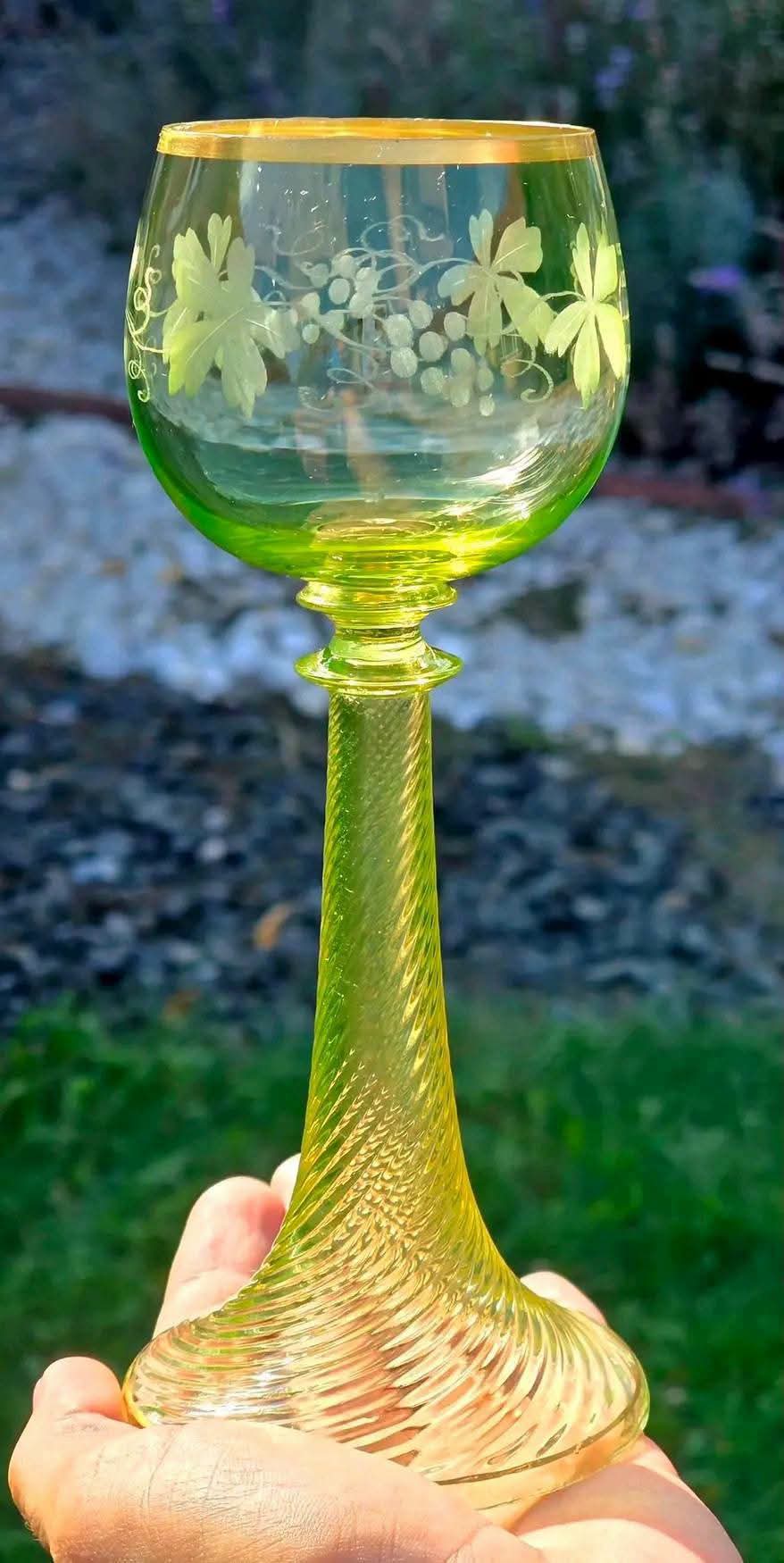 Set Rar: Pahare Uranium Glass