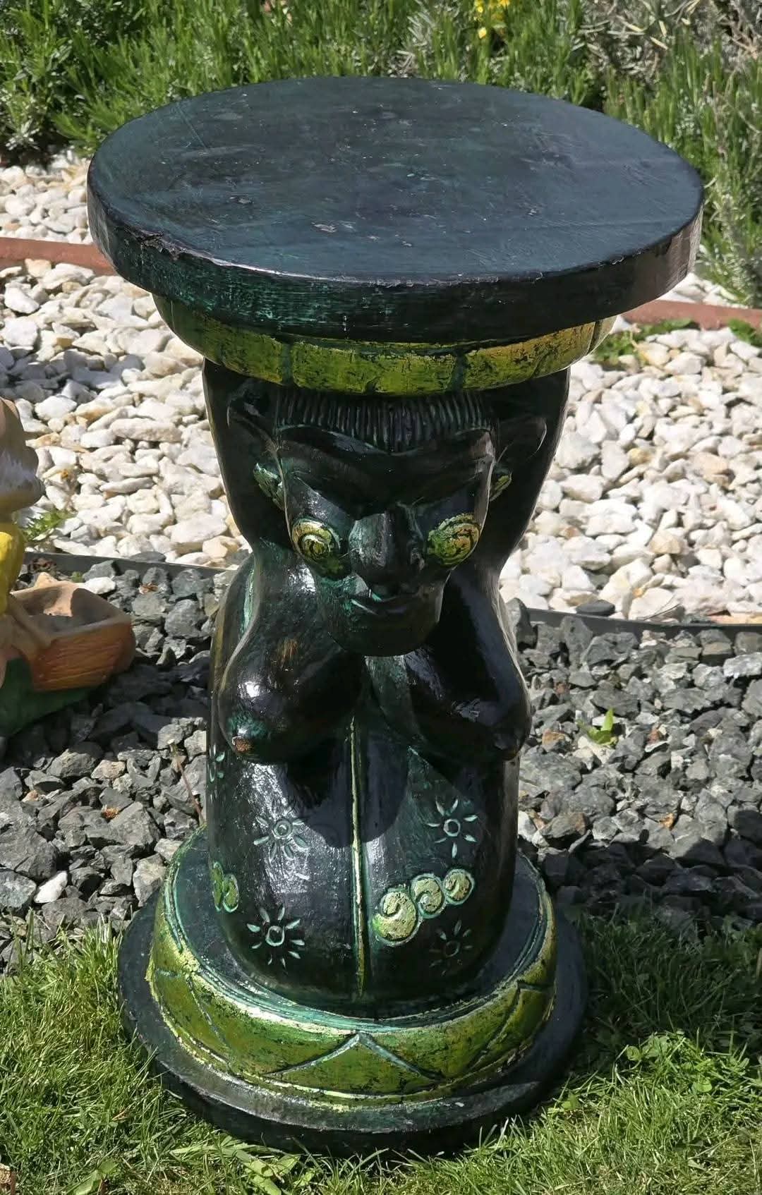 Măsuță Bamileke