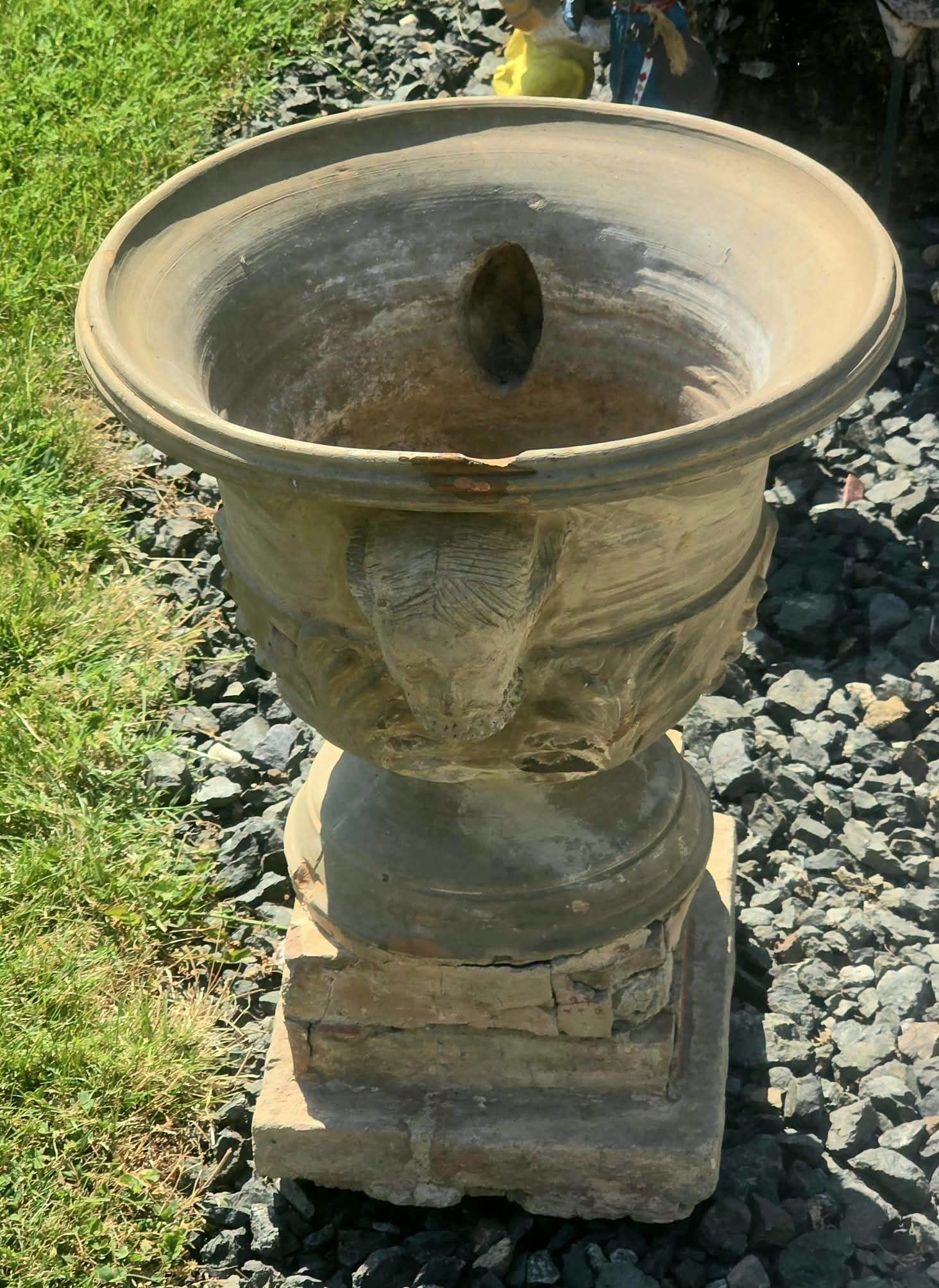 Jardinieră antică