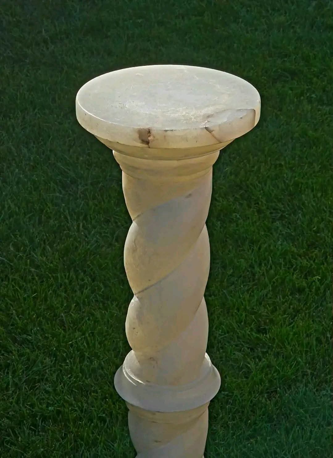 Piedestal Tip Coloană
