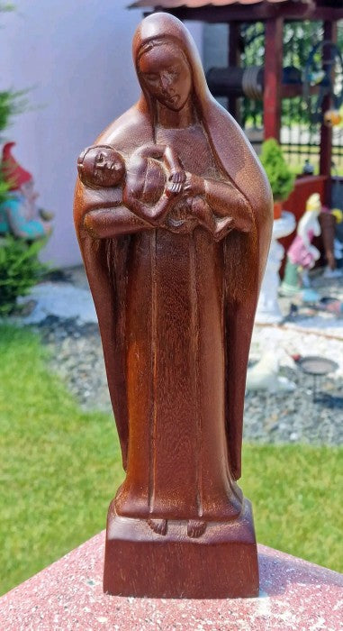 Statuetă din lemn