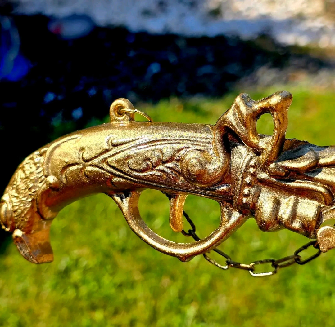 Cuier pistol de epocă