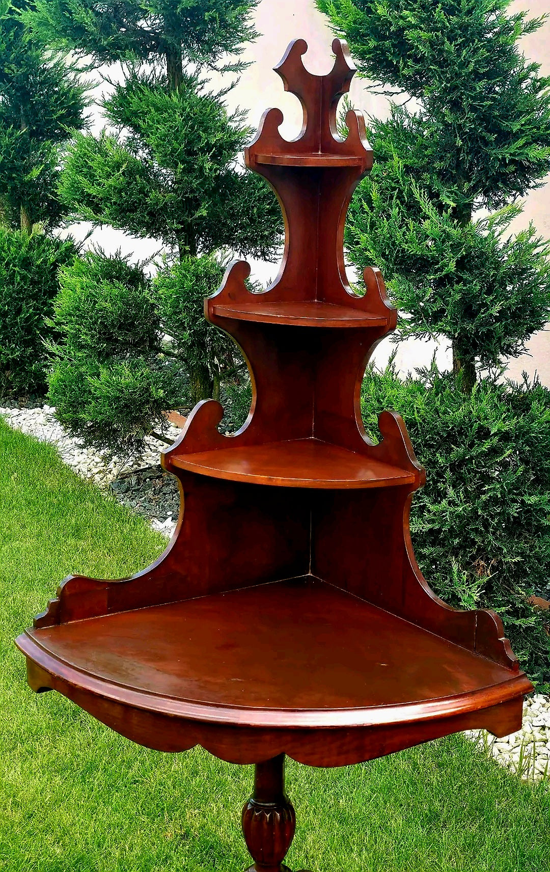 Etajeră Victoriană