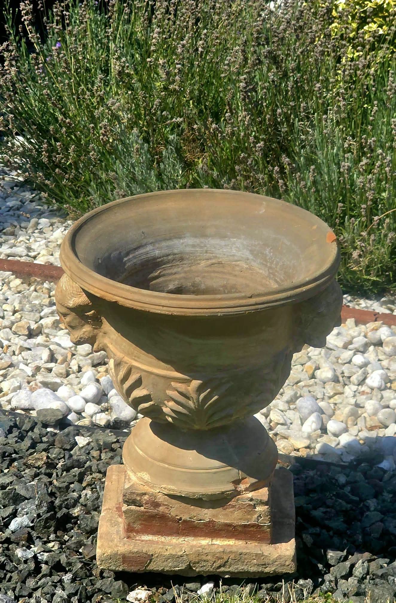 Jardinieră antică