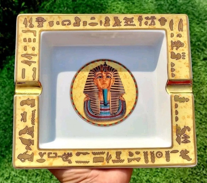 Scrumieră Tutankhamon