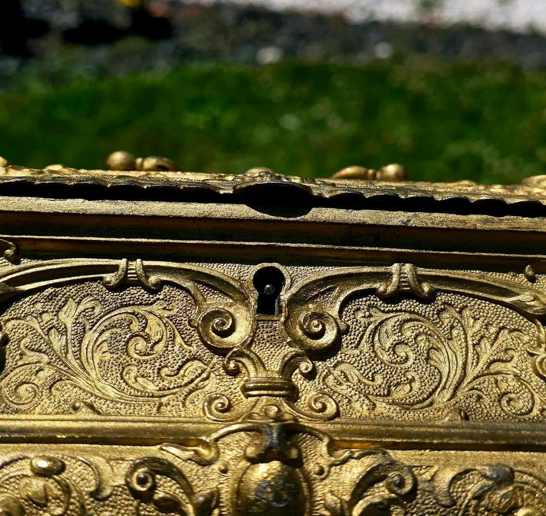 Casetă Stilul Neo-Gotic