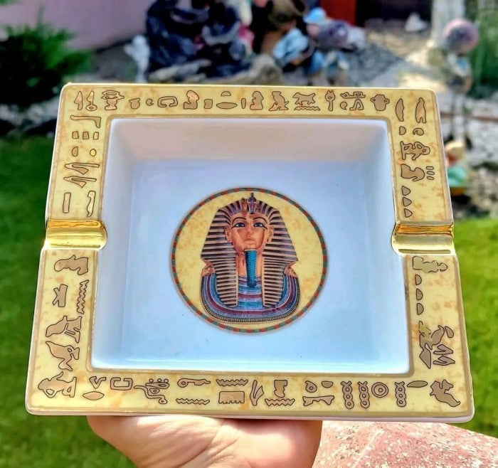 Scrumieră Tutankhamon