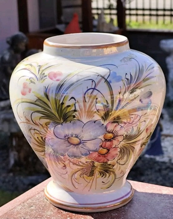Vază din ceramică