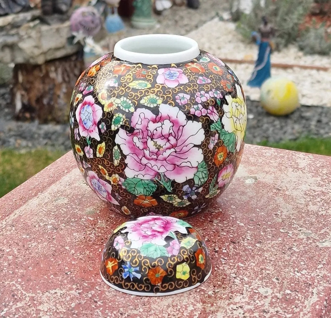 Vas Ginger Jar