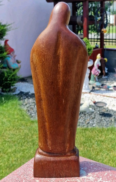 Statuetă din lemn