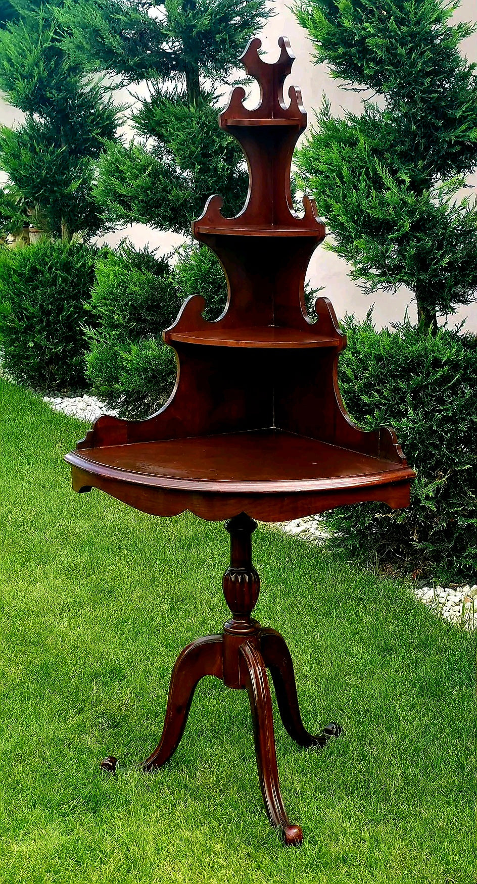 Etajeră Victoriană