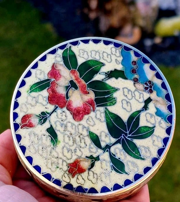 Casetă Cloissone