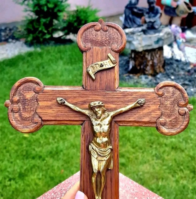 Crucifix vechi