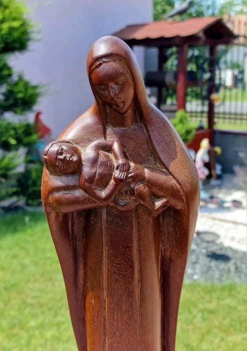 Statuetă din lemn
