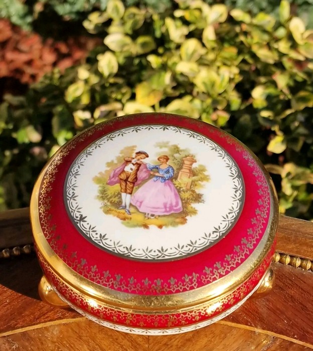 Casetă Limoges