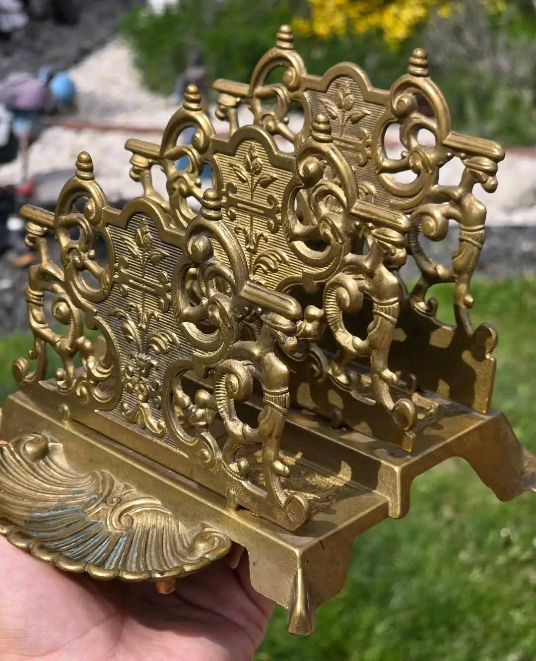 Suport din bronz