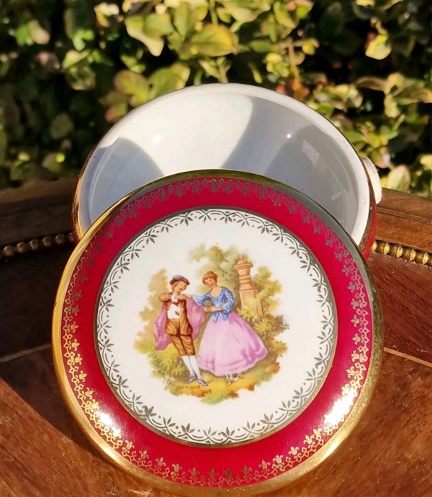 Casetă Limoges